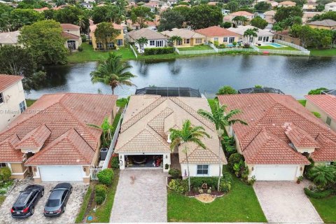 Casa en venta en Miramar, Florida, 3 dormitorios, 170.85 m2 № 1421725 - foto 1