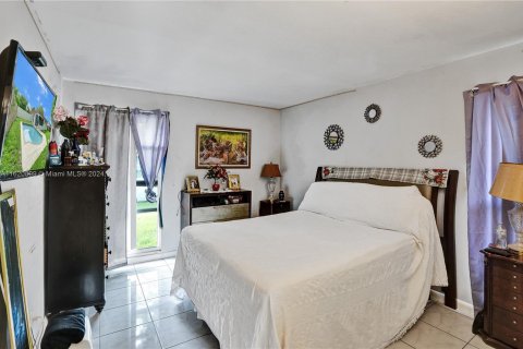 Villa ou maison à vendre à Tamarac, Floride: 3 chambres, 85.84 m2 № 1270288 - photo 25