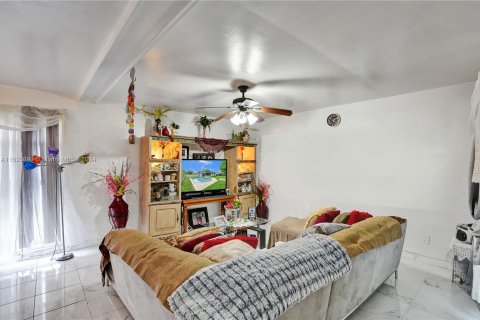 Casa en venta en Tamarac, Florida, 3 dormitorios, 85.84 m2 № 1270288 - foto 8