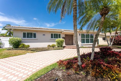 Villa ou maison à louer à Hollywood, Floride: 5 chambres, 197.88 m2 № 196302 - photo 19