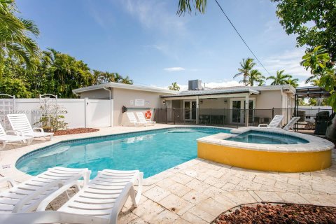 Villa ou maison à louer à Hollywood, Floride: 5 chambres, 197.88 m2 № 196302 - photo 16