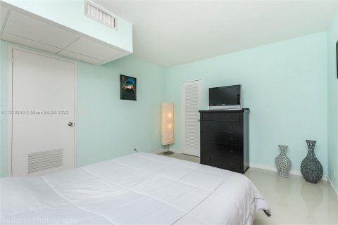 Condominio en alquiler en Hollywood, Florida, 1 dormitorio, 75.44 m2 № 196265 - foto 7