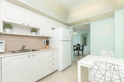 Copropriété à louer à Hollywood, Floride: 1 chambre, 75.44 m2 № 196265 - photo 12