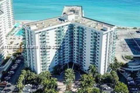 Condominio en alquiler en Hollywood, Florida, 1 dormitorio, 75.44 m2 № 196265 - foto 29