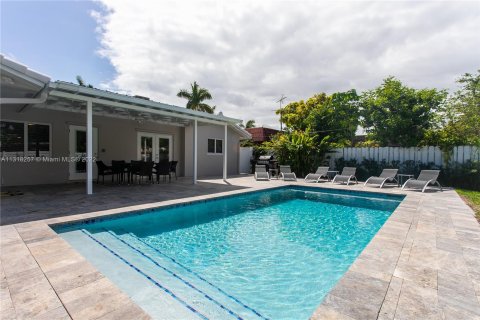 Villa ou maison à louer à Hollywood, Floride: 5 chambres, 194.35 m2 № 196301 - photo 27