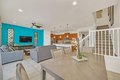 Adosado en venta en Kissimmee, Florida, 5 dormitorios, 210.24 m2 № 1359420 - foto 10