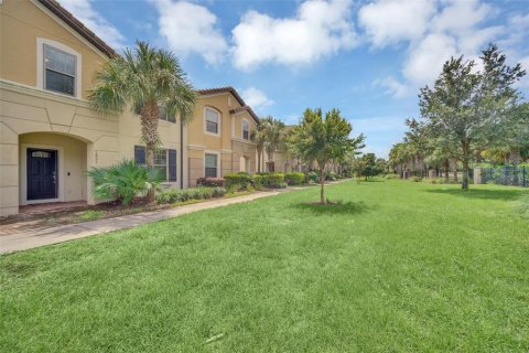 Touwnhouse à vendre à Kissimmee, Floride: 5 chambres, 210.24 m2 № 1359420 - photo 2