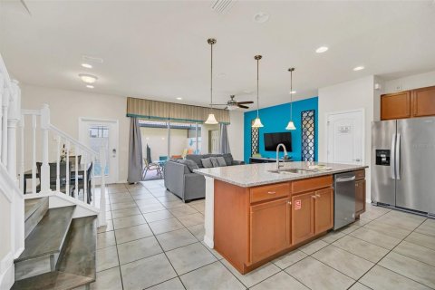 Touwnhouse à vendre à Kissimmee, Floride: 5 chambres, 210.24 m2 № 1359420 - photo 4