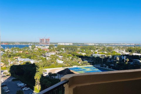 Condo in Riviera Beach, Florida, 2 bedrooms  № 1186525 - photo 25