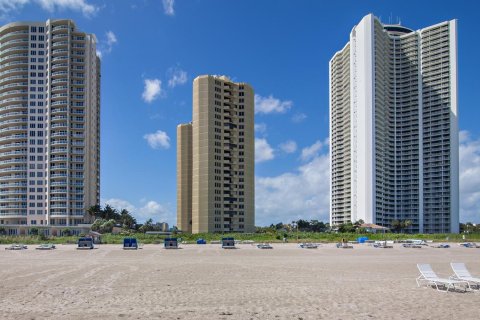 Condo in Riviera Beach, Florida, 2 bedrooms  № 1186525 - photo 30