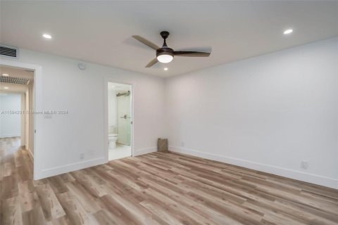 Condo in Coconut Creek, Florida, 2 bedrooms  № 1186104 - photo 16