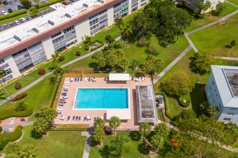 Condominio en venta en Coconut Creek, Florida, 2 dormitorios, 107.4 m2 № 1186104 - foto 29