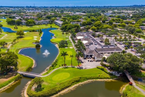 Condo in Coconut Creek, Florida, 2 bedrooms  № 1186104 - photo 26