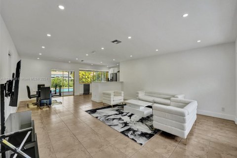 Villa ou maison à vendre à Hollywood, Floride: 3 chambres № 1173045 - photo 17