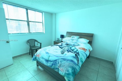 Condo in Sunny Isles Beach, Florida, 2 bedrooms  № 1383603 - photo 15