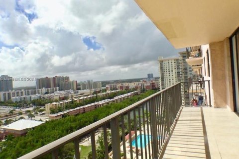 Condo in Sunny Isles Beach, Florida, 2 bedrooms  № 1383603 - photo 4