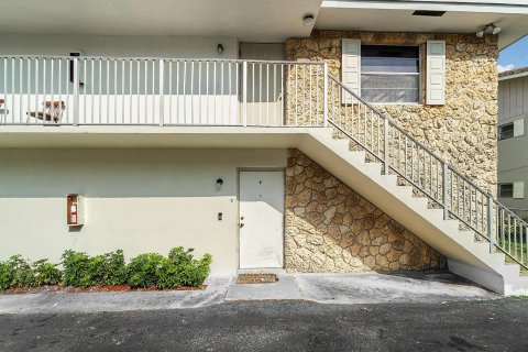 Купить коммерческую недвижимость в Корал-Спрингс, Флорида 346.9м2, № 1100002 - фото 1