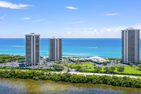 Condominio en venta en Riviera Beach, Florida, 2 dormitorios, 133.31 m2 № 1100095 - foto 7