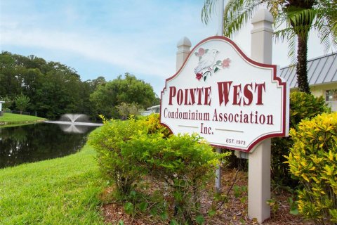 Condo in New Port Richey, Florida, 2 bedrooms  № 1324296 - photo 2