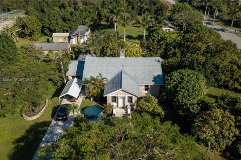 Villa ou maison à vendre à Homestead, Floride: 4 chambres, 244.7 m2 № 666374 - photo 2