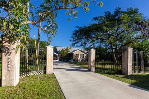 Casa en venta en Homestead, Florida, 4 dormitorios, 244.7 m2 № 666374 - foto 5
