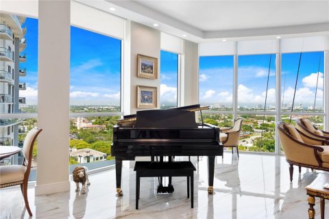 Condominio en venta en Fort Lauderdale, Florida, 3 dormitorios, 303.79 m2 № 52680 - foto 15