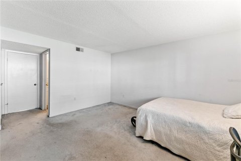 Condo in Tampa, Florida, 2 bedrooms  № 1425524 - photo 8