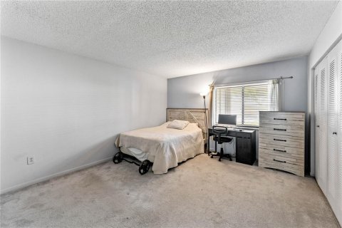 Condo in Tampa, Florida, 2 bedrooms  № 1425524 - photo 9