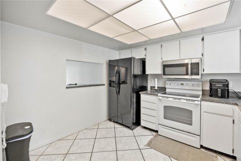 Condo in Tampa, Florida, 2 bedrooms  № 1425524 - photo 27