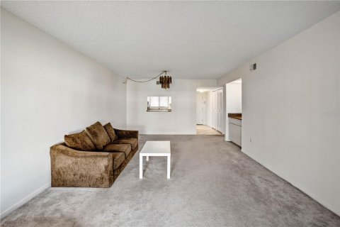 Condo in Tampa, Florida, 2 bedrooms  № 1425524 - photo 24