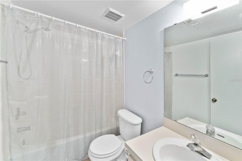 Condo in Tampa, Florida, 2 bedrooms  № 1425524 - photo 5