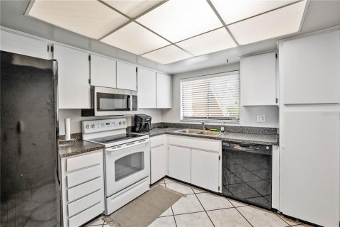 Condo in Tampa, Florida, 2 bedrooms  № 1425524 - photo 20