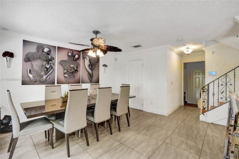 Casa en venta en Pembroke Pines, Florida, 4 dormitorios, 186.36 m2 № 1293299 - foto 9