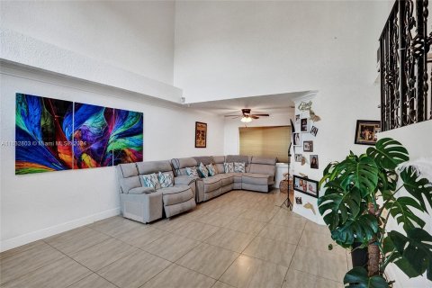 Casa en venta en Pembroke Pines, Florida, 4 dormitorios, 186.36 m2 № 1293299 - foto 4