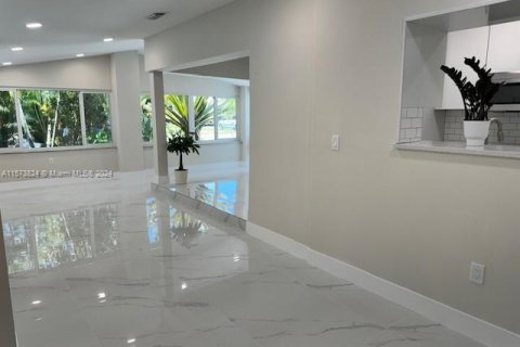 Casa en venta en North Miami Beach, Florida, 3 dormitorios, 119.29 m2 № 1135862 - foto 7
