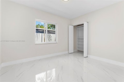 Casa en venta en North Miami Beach, Florida, 3 dormitorios, 119.29 m2 № 1135862 - foto 16