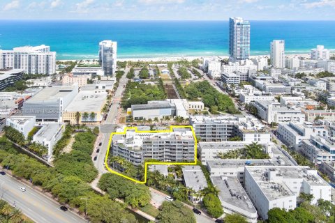 Condominio en venta en Miami Beach, Florida, 2 dormitorios, 119.66 m2 № 998229 - foto 24