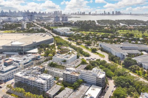 Condo in Miami Beach, Florida, 2 bedrooms  № 998229 - photo 25