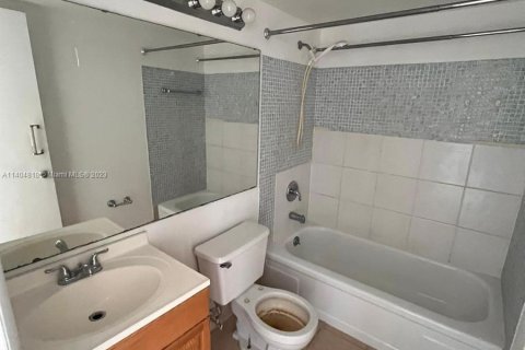 Condo in West Palm Beach, Florida, 1 bedroom  № 563206 - photo 7