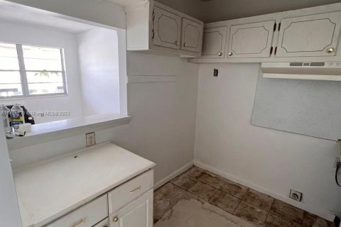 Condo in West Palm Beach, Florida, 1 bedroom  № 563206 - photo 4