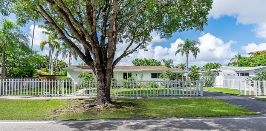 Villa ou maison à Miami, Floride 3 chambres, 113.71 m2 № 1391483