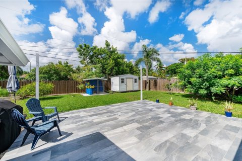 House in Miami, Florida 3 bedrooms, 113.71 sq.m. № 1391483 - photo 19