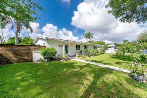 Villa ou maison à vendre à Miami, Floride: 3 chambres, 113.71 m2 № 1391483 - photo 3