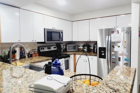 Condo in Doral, Florida, 2 bedrooms  № 1391480 - photo 4