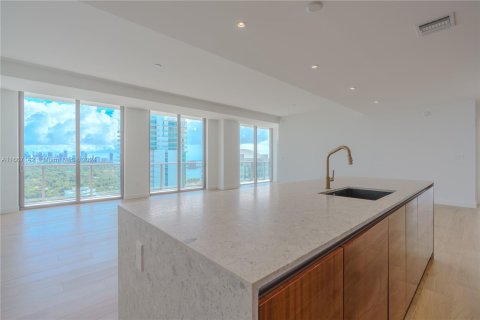 Condo in Miami, Florida, 3 bedrooms  № 1381737 - photo 4