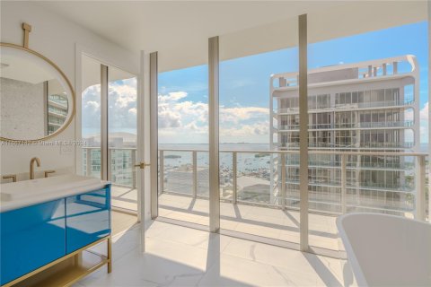 Condo in Miami, Florida, 3 bedrooms  № 1381737 - photo 14