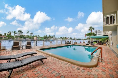 Copropriété à vendre à Pompano Beach, Floride: 2 chambres, 102.38 m2 № 1328217 - photo 16