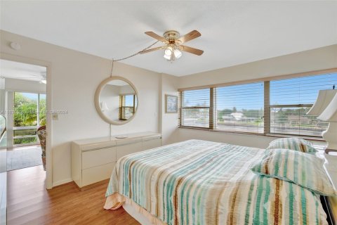 Condo in Pompano Beach, Florida, 2 bedrooms  № 1328217 - photo 11