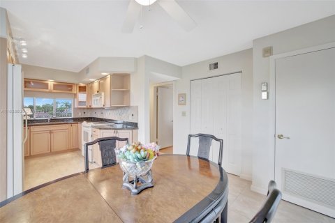 Copropriété à vendre à Pompano Beach, Floride: 2 chambres, 102.38 m2 № 1328217 - photo 6