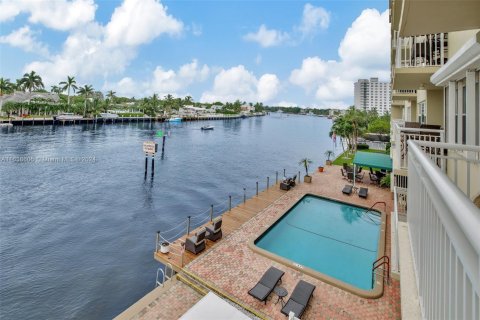 Condo in Pompano Beach, Florida, 2 bedrooms  № 1328217 - photo 18